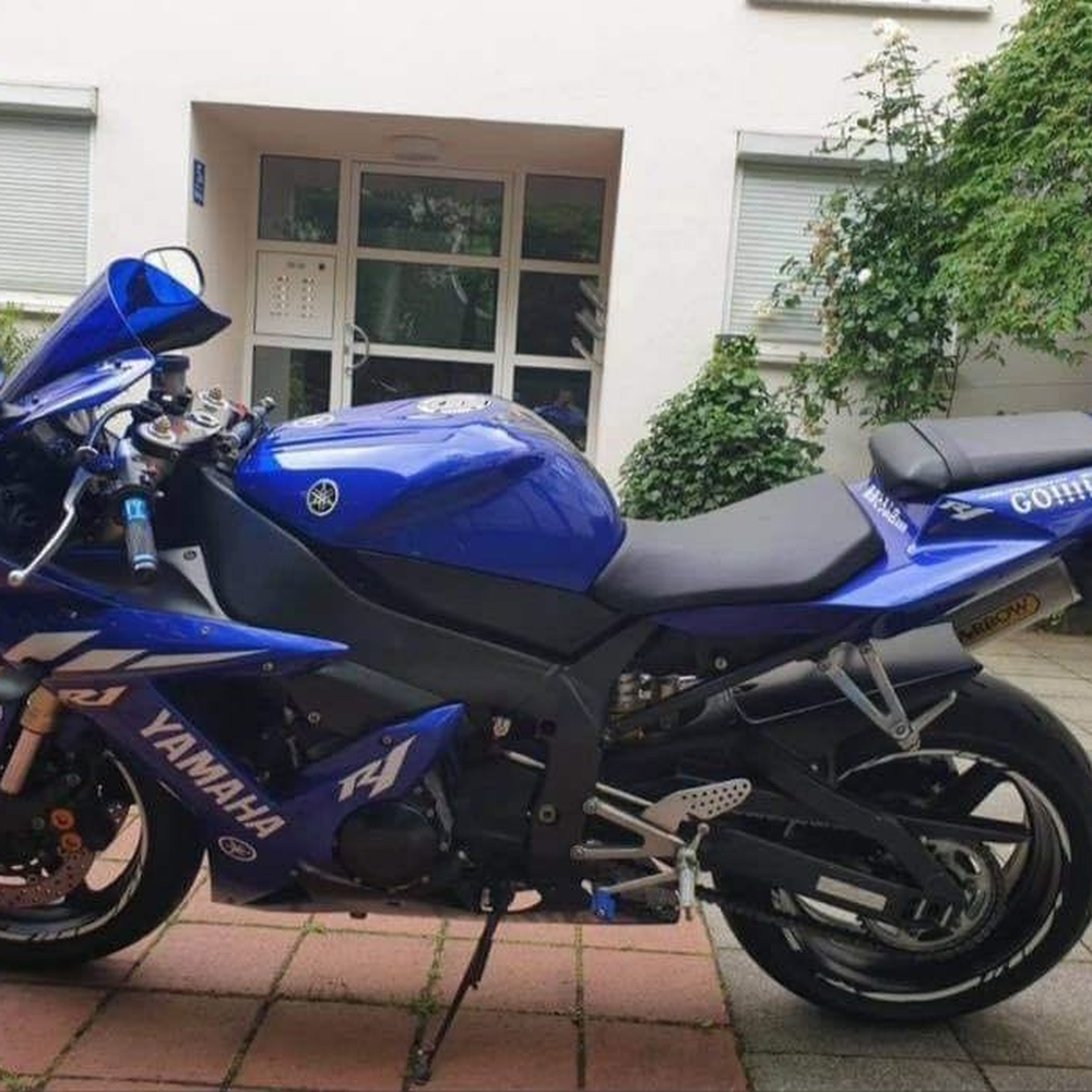Yamaha YZF-R1 — import Reno Cars